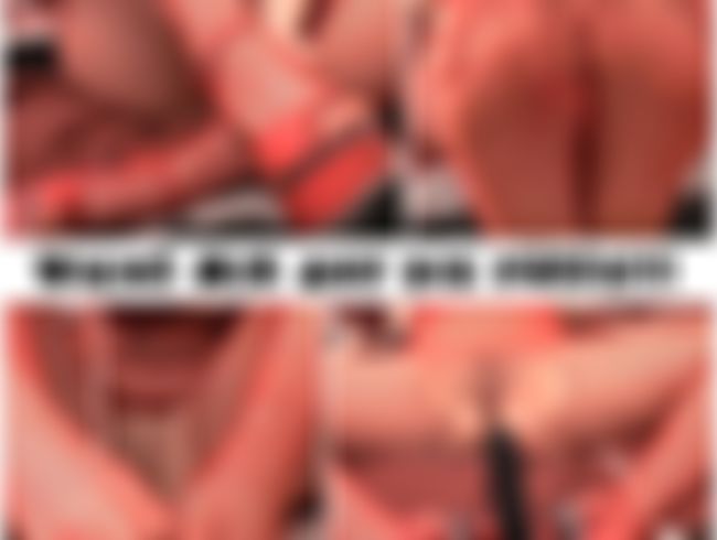 SallySecret Porno Video: wi**s mir auf die Füße!!!